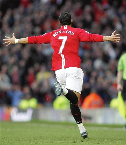 击型中场 击型中场